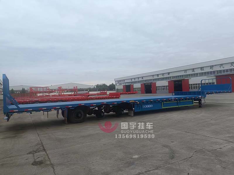 低平板半掛車:運(yùn)輸領(lǐng)域的革新者